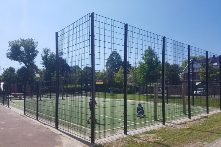 Athos Hekwerken hekwerk sportveld woonwijk